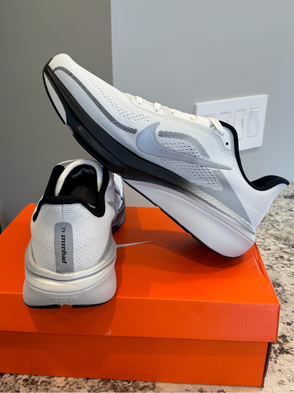 Men’s Nike Pegasus 42 - Picture 2 of 5
